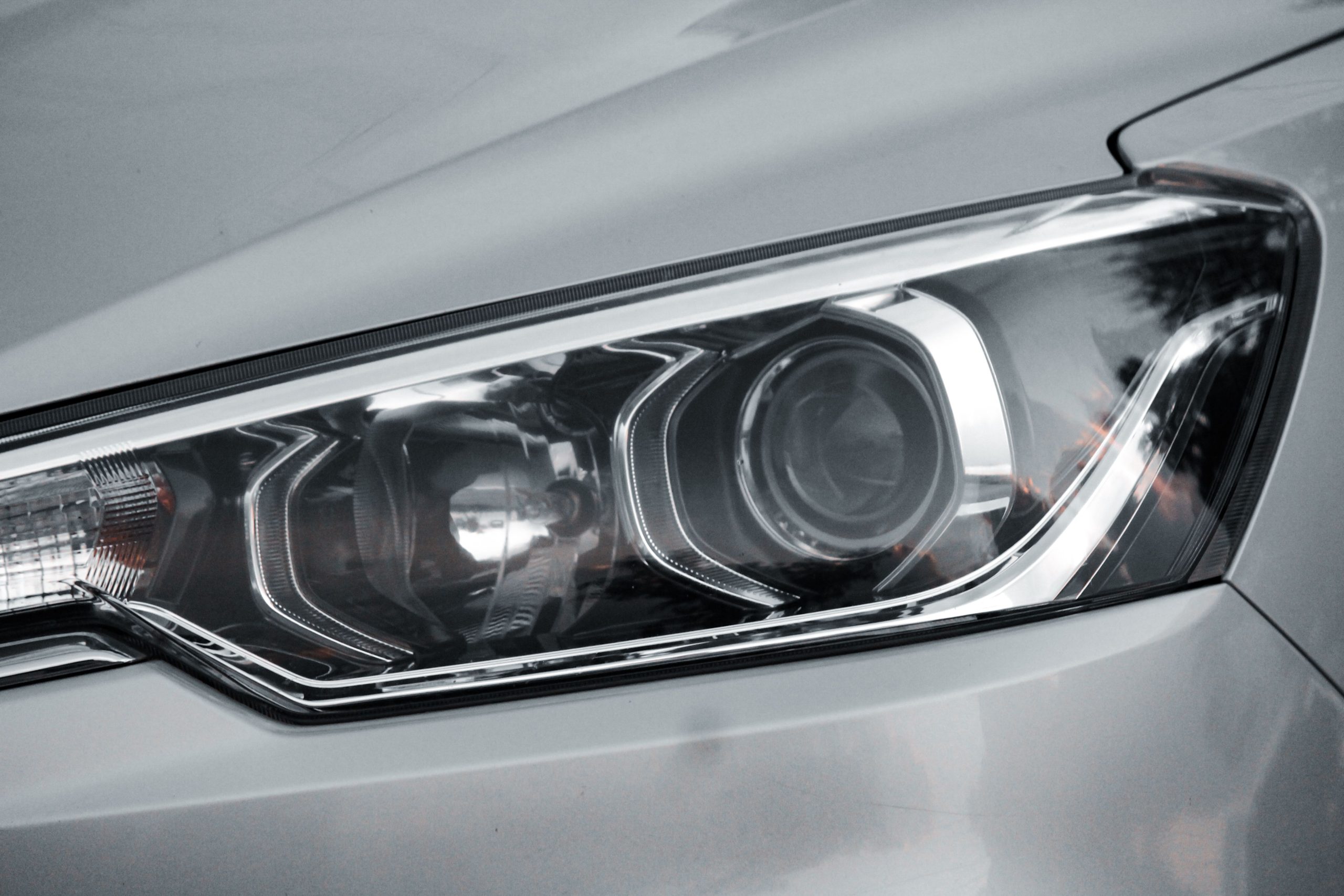 Head Lamp Mobil Jernih